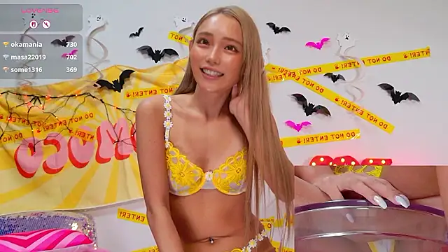 -LOCOMOCO-'s cam snapshot