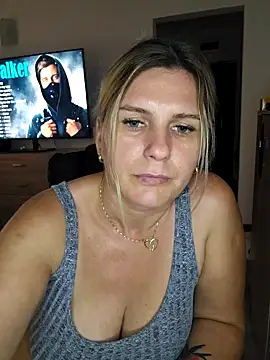 sweetgirl32's web cam