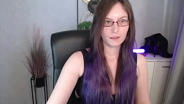 emmaxDelight's cam snapshot