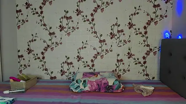 Alisagold90's cam snapshot