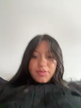 Estefanii- live sex cam