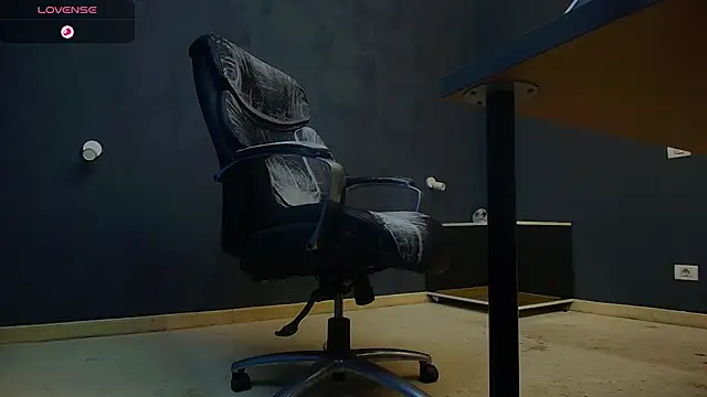 EnzoRace live sex cam