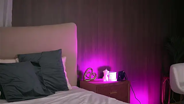 ChloeDevine's cam snapshot