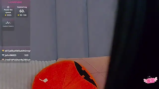 EmyLaveau's cam snapshot