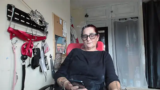 Mrs-Ivy's cam snapshot