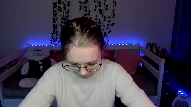 shy_elina01's cam snapshot