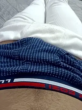 Hornyucum4me's cam snapshot