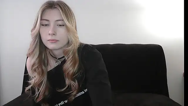 ErikaShyy's cam snapshot