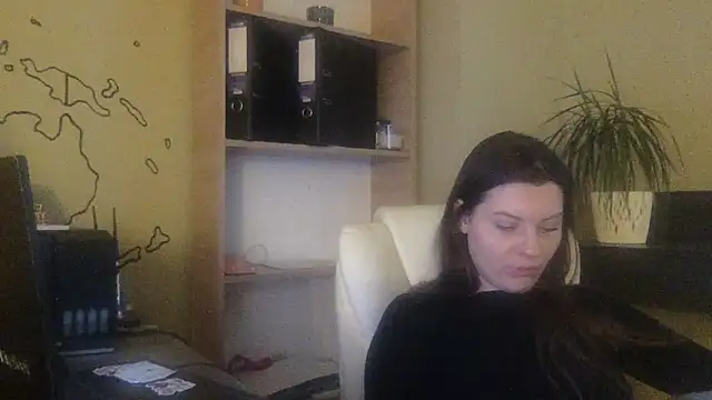 DollyRoma's cam snapshot