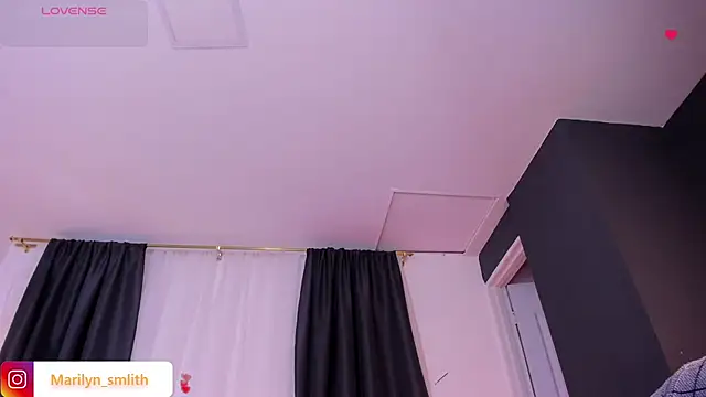 MarilynSmIith live sex cam