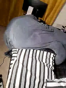 Hugemassivebootie's cam snapshot