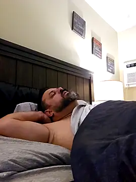 Roddog18 live sex cam