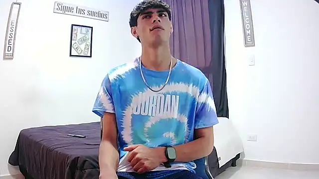 harrytomson_1's cam snapshot