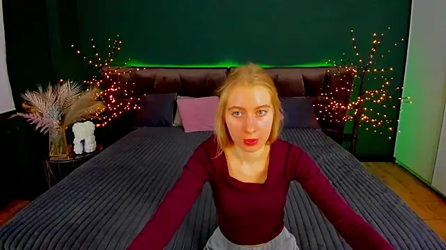 Alina_Blonde's cam snapshot