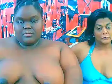 EbonyHotBuns's cam snapshot