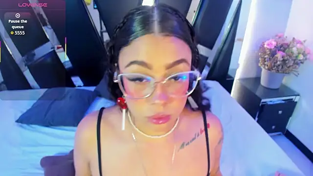 antonelllepiercee's cam snapshot