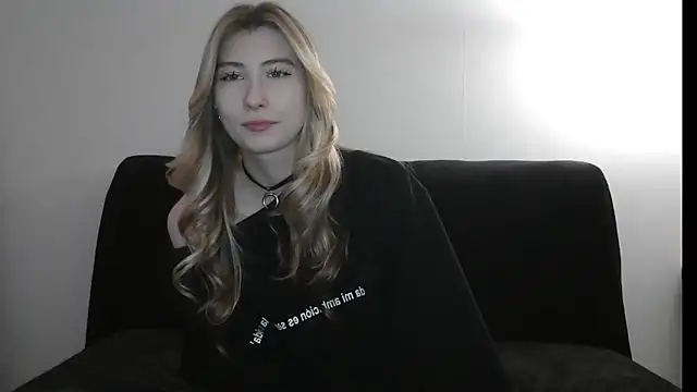 ErikaShyy's cam snapshot