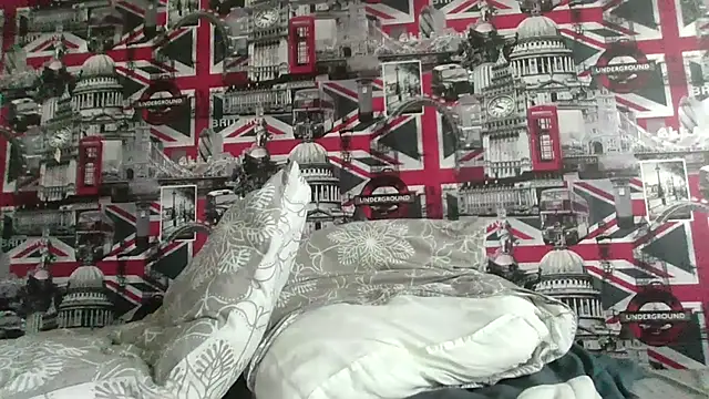 Lynylou's cam snapshot