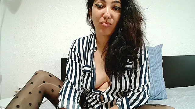 CharmingPearl's cam snapshot