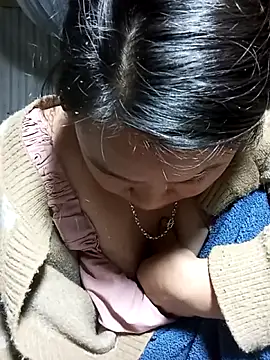 may-squirl's cam snapshot