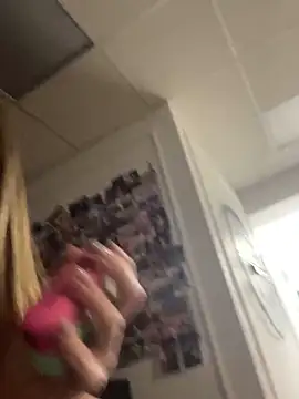 MarilynNova's cam snapshot