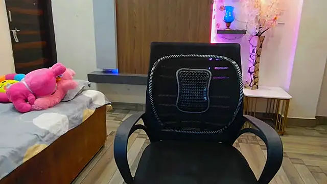 Lusty_noori's cam snapshot