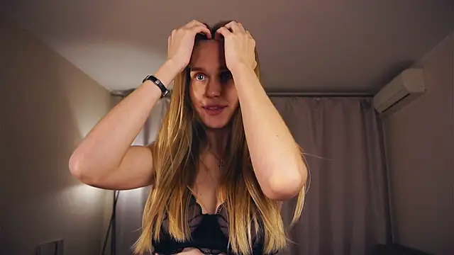 NadinePogar's cam snapshot