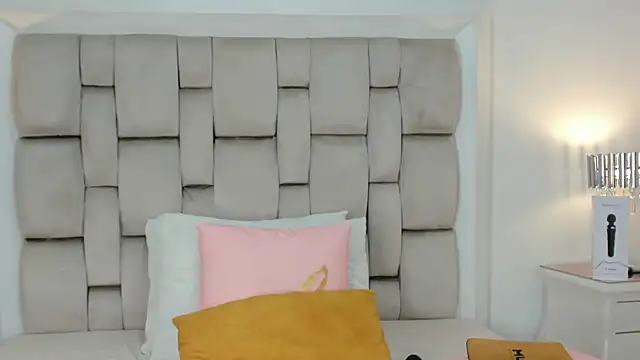 frehia_dimou's cam snapshot