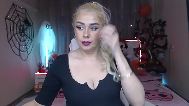 KatrinaCharm's cam snapshot