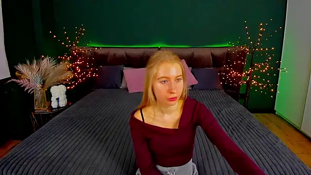 Alina_Blonde's cam snapshot