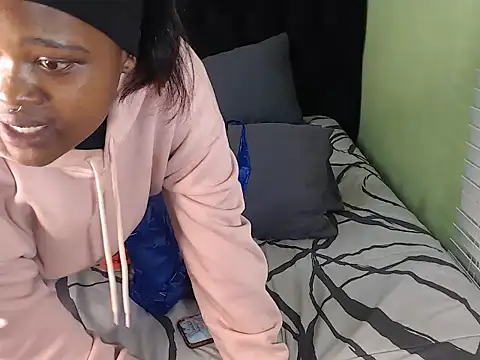 ThickPearlx23's cam snapshot