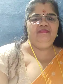 tamilthanushri live sex cam