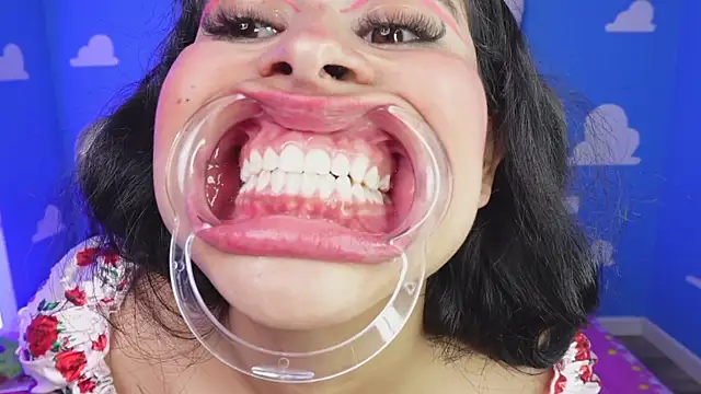 miss___anya's cam snapshot