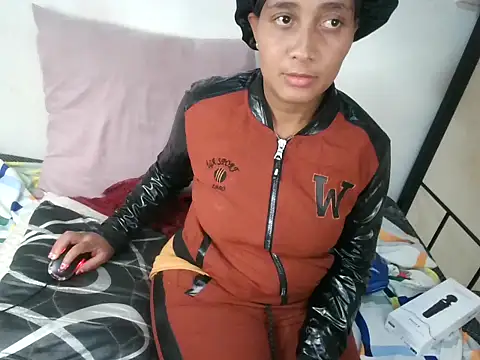 Sexybrowneyesxxx's cam snapshot