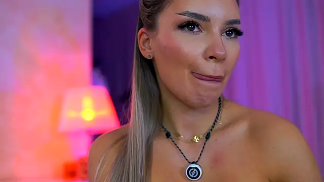 ArtTeasee's cam snapshot