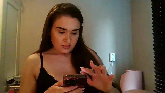 avajade's cam snapshot