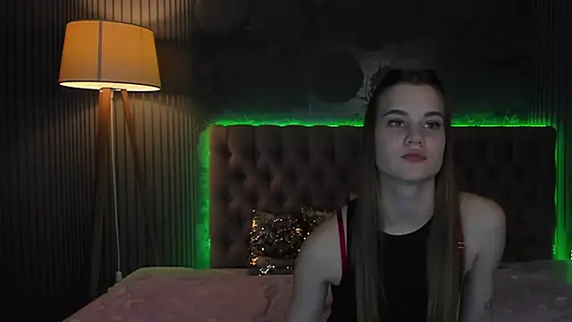 LuisaClover's cam snapshot