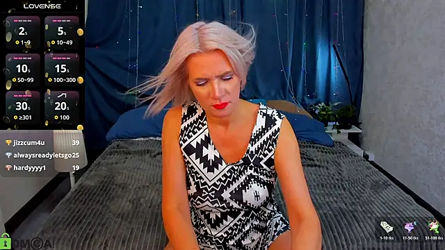 Luna__Lewis's cam snapshot