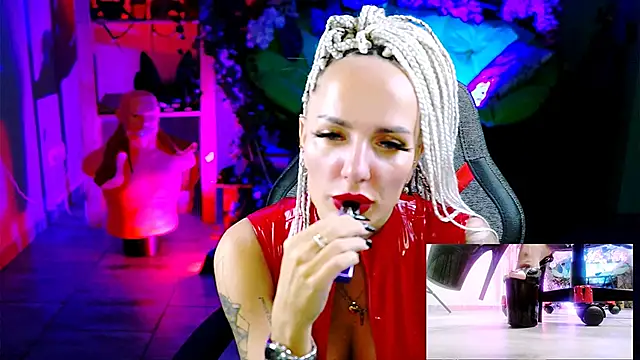 MonicaMaxwel's cam snapshot