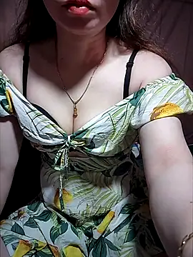 LeanaLy's cam snapshot