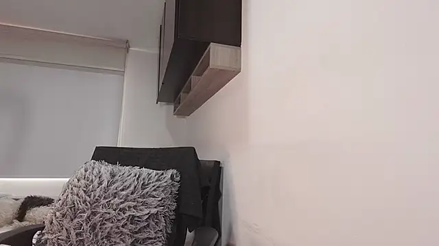 Cherry_1992 live sex cam