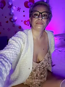 BellaBellaHot's cam snapshot