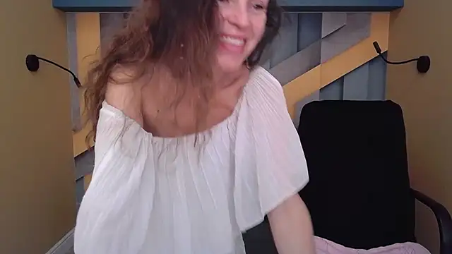 EllaLong's cam snapshot