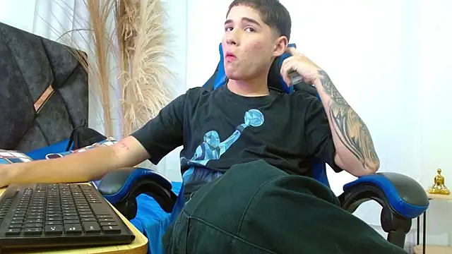 Mattass18 live sex cam