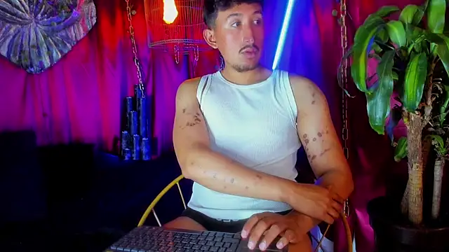 x_heros_x's cam snapshot