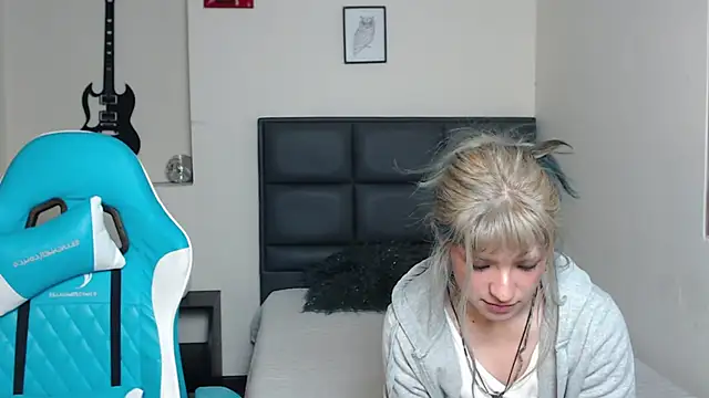 Amnesia_'s cam snapshot