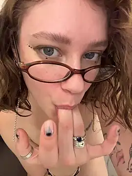 lucy-joy's cam snapshot