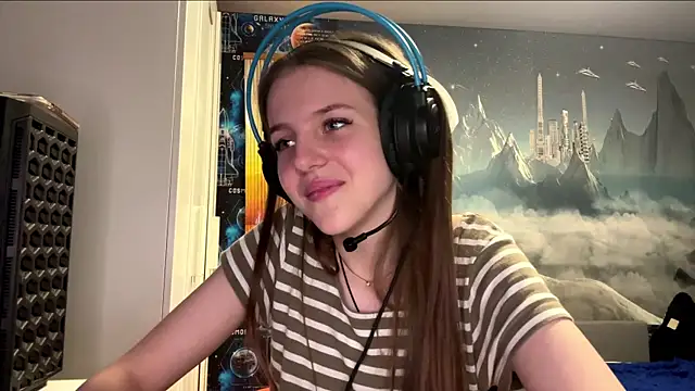 Elira_Breeze's cam snapshot