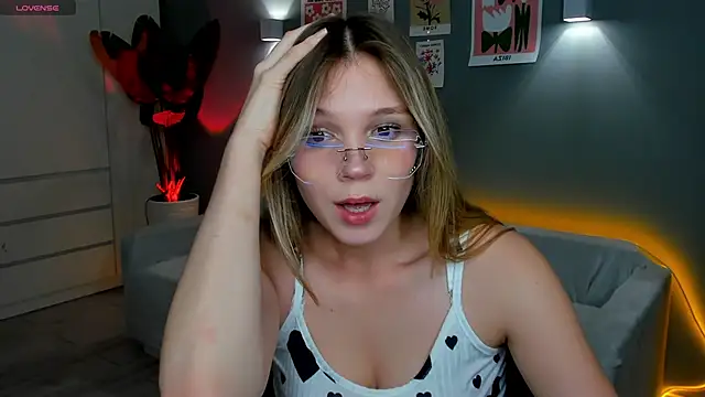 linakorvin live sex cam