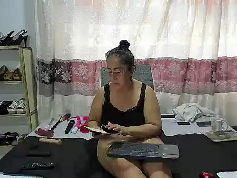 amaranta_c's cam snapshot